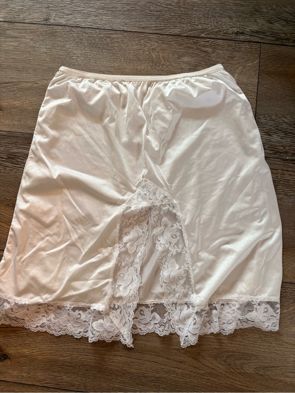 Maidenform Ivory Lace-Trim Half Slip